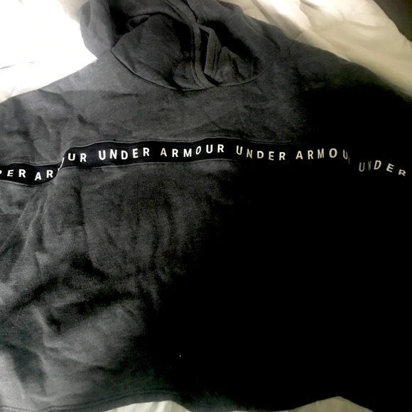 Under armor cropped sweatshirt - Picture 1 of 2